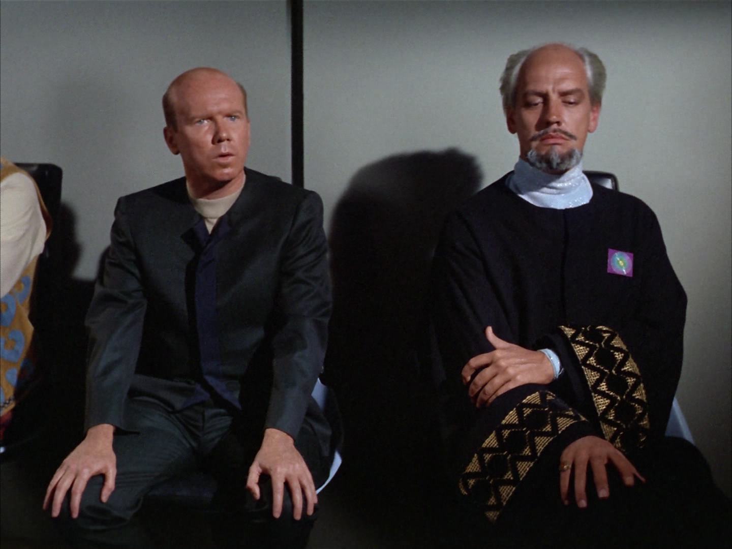 ariane179254_StarTrek_2x14_WolfInTheFold_2521.jpg