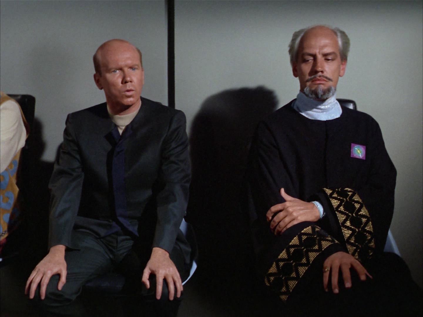 ariane179254_StarTrek_2x14_WolfInTheFold_2523.jpg