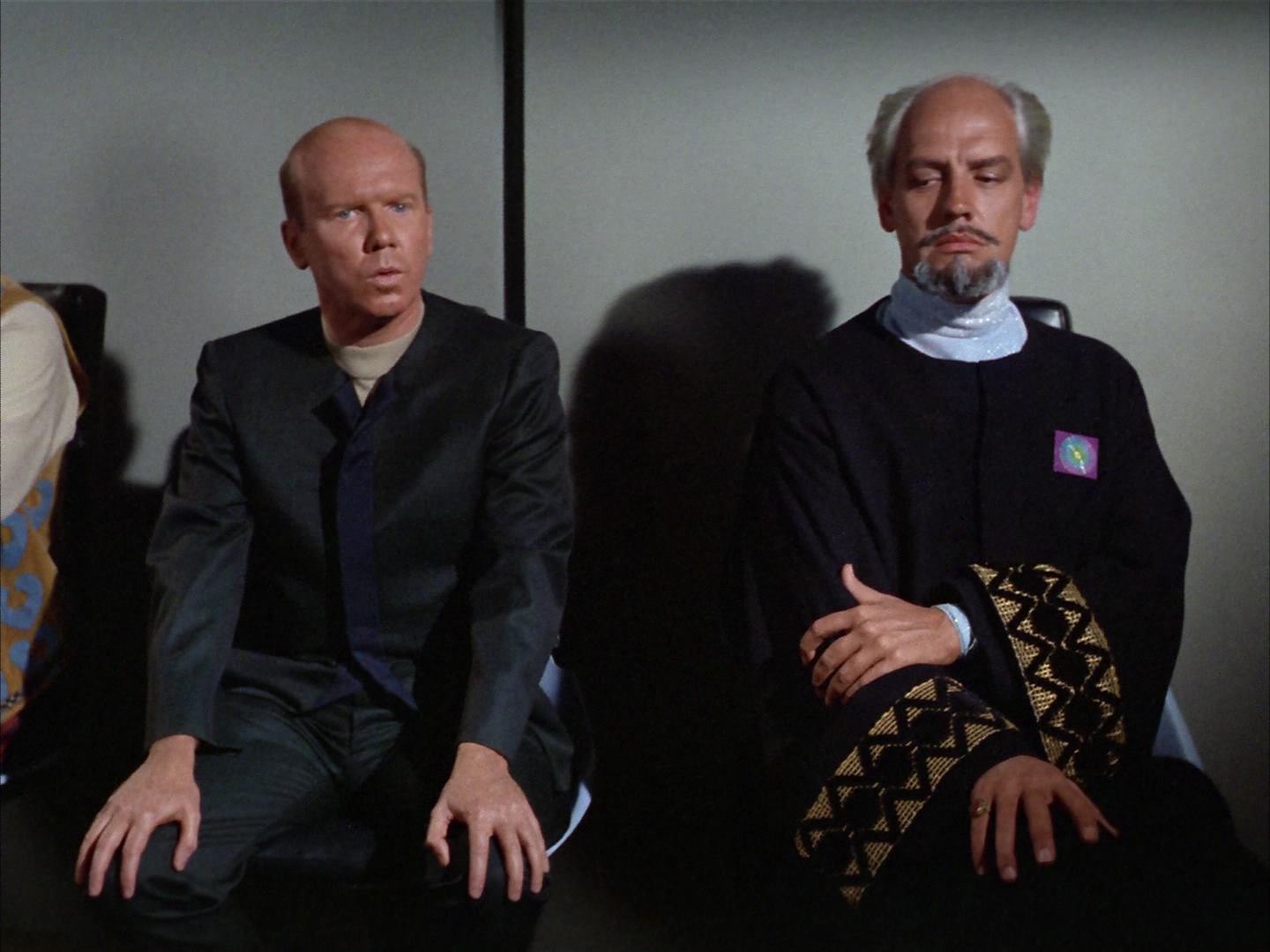 ariane179254_StarTrek_2x14_WolfInTheFold_2524.jpg