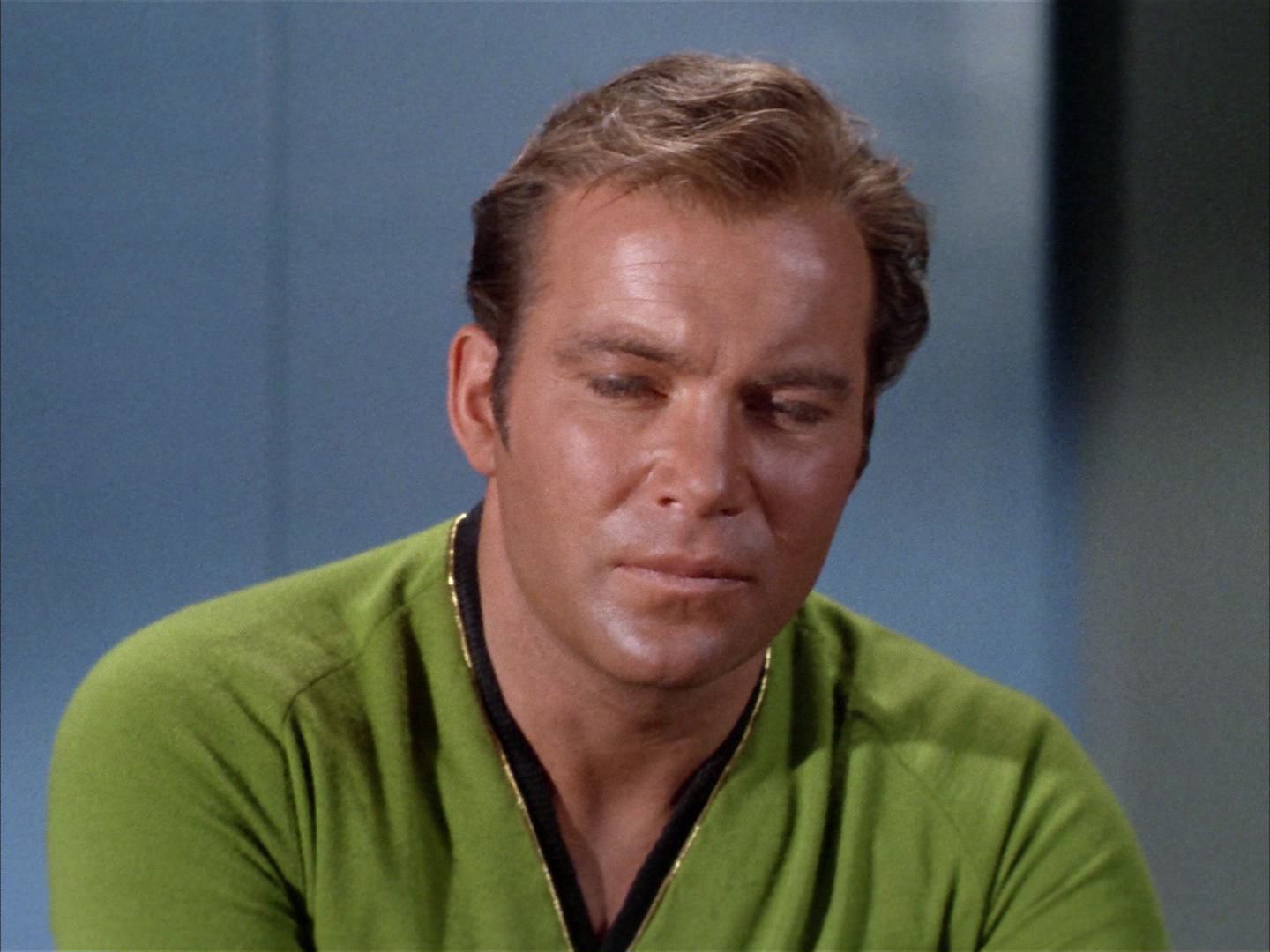 ariane179254_StarTrek_2x14_WolfInTheFold_2539.jpg
