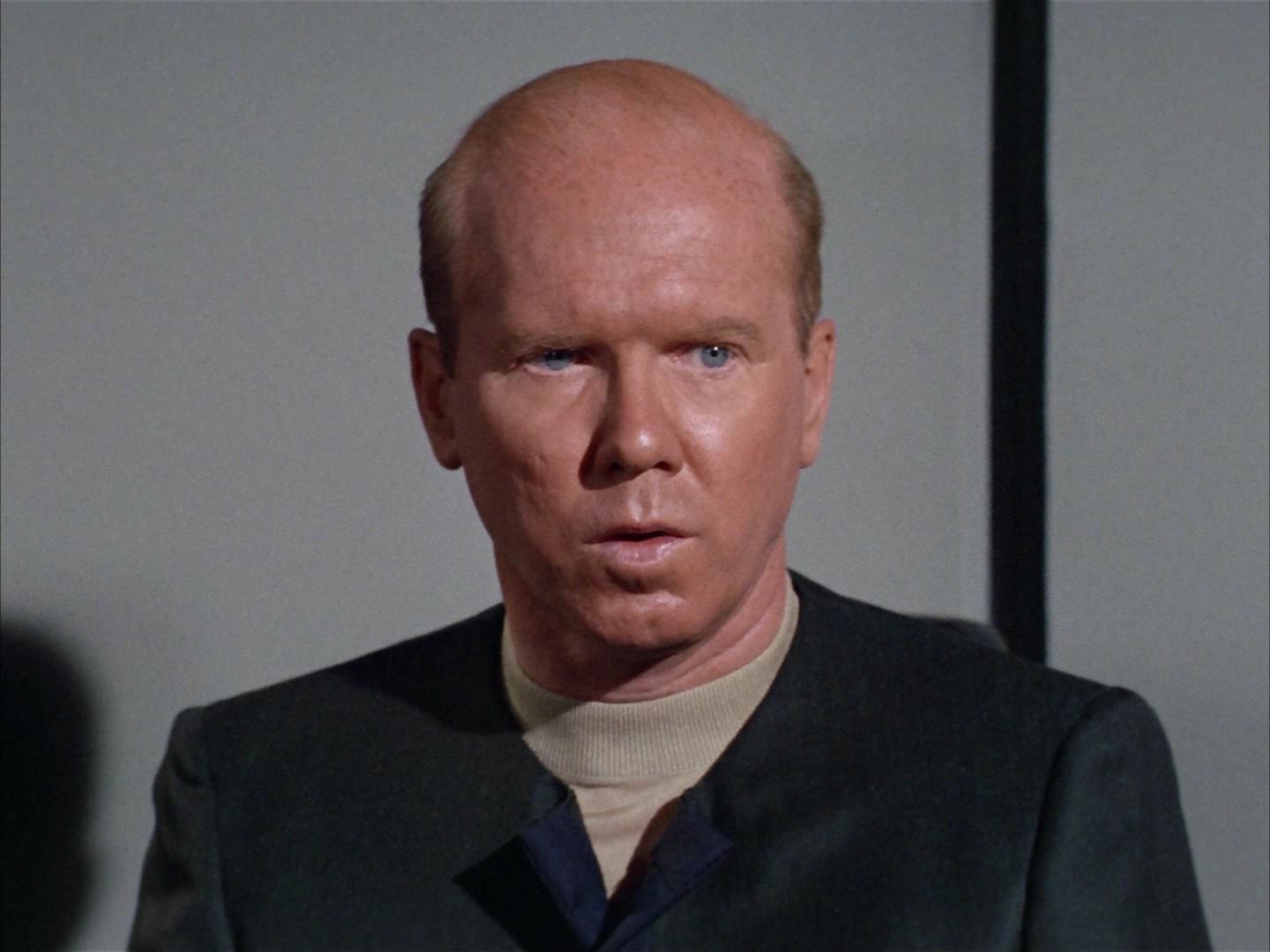 ariane179254_StarTrek_2x14_WolfInTheFold_2570.jpg