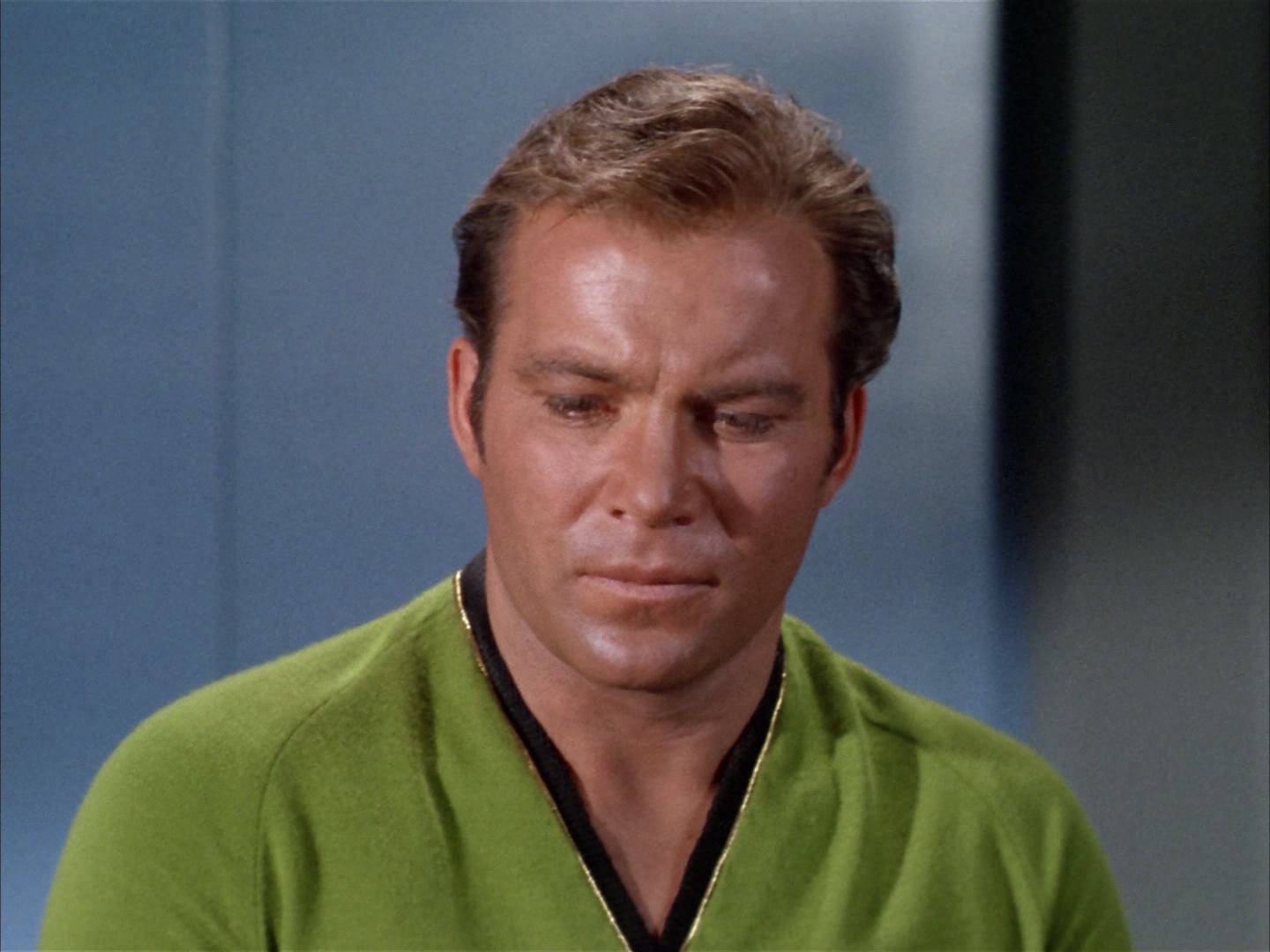 ariane179254_StarTrek_2x14_WolfInTheFold_2576.jpg