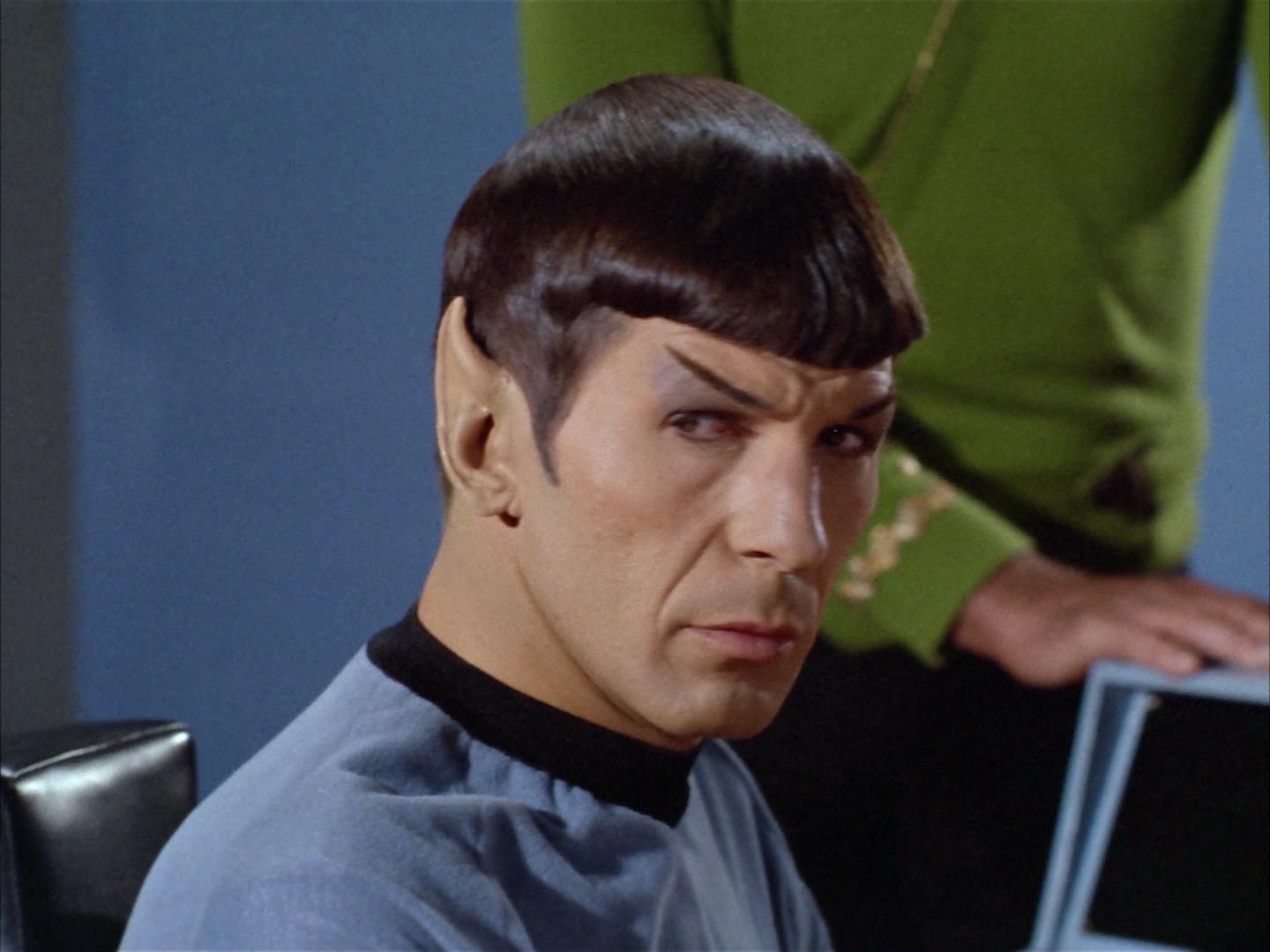 ariane179254_StarTrek_2x14_WolfInTheFold_2581.jpg