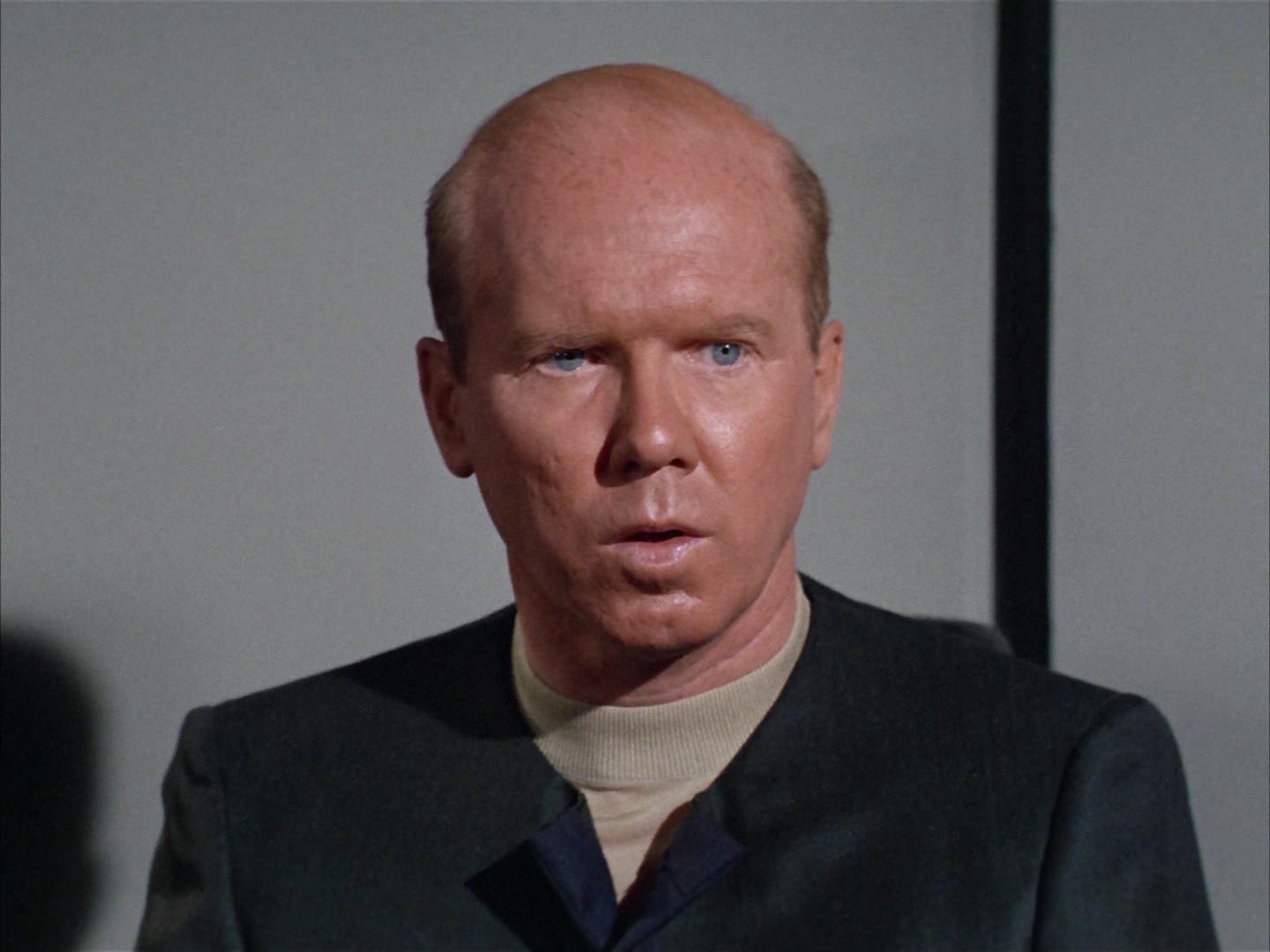 ariane179254_StarTrek_2x14_WolfInTheFold_2583.jpg