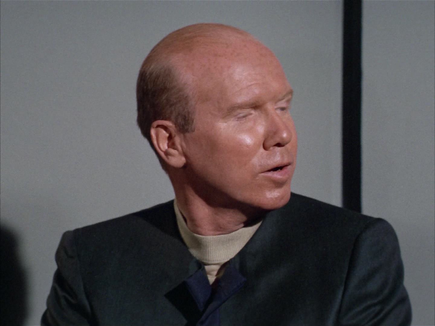 ariane179254_StarTrek_2x14_WolfInTheFold_2601.jpg