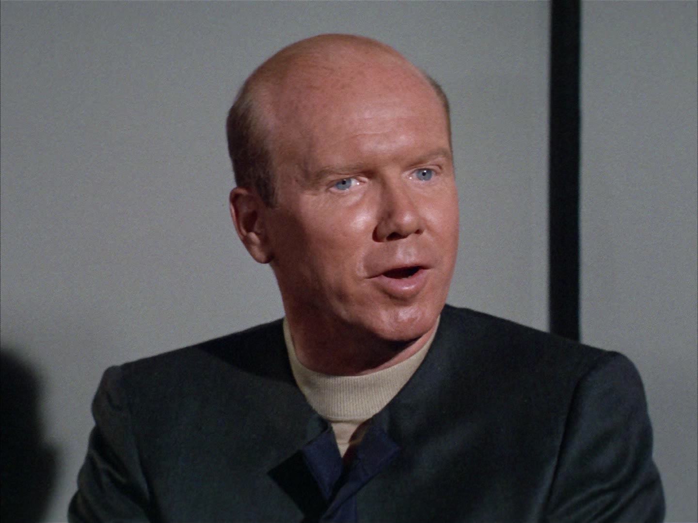 ariane179254_StarTrek_2x14_WolfInTheFold_2603.jpg