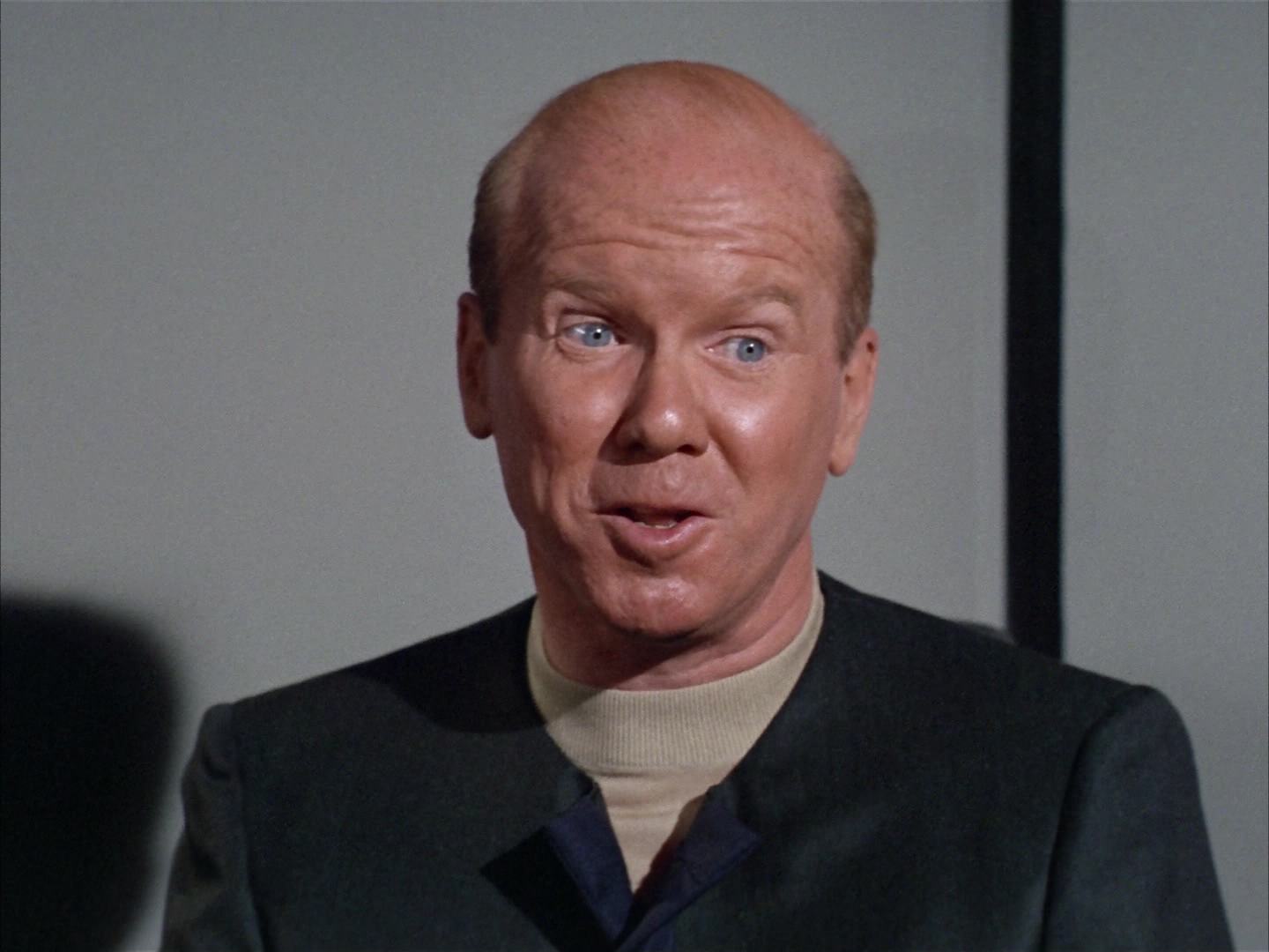 ariane179254_StarTrek_2x14_WolfInTheFold_2651.jpg