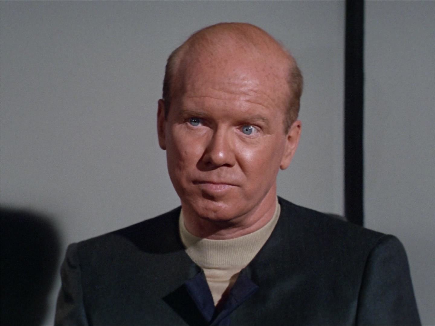 ariane179254_StarTrek_2x14_WolfInTheFold_2674.jpg
