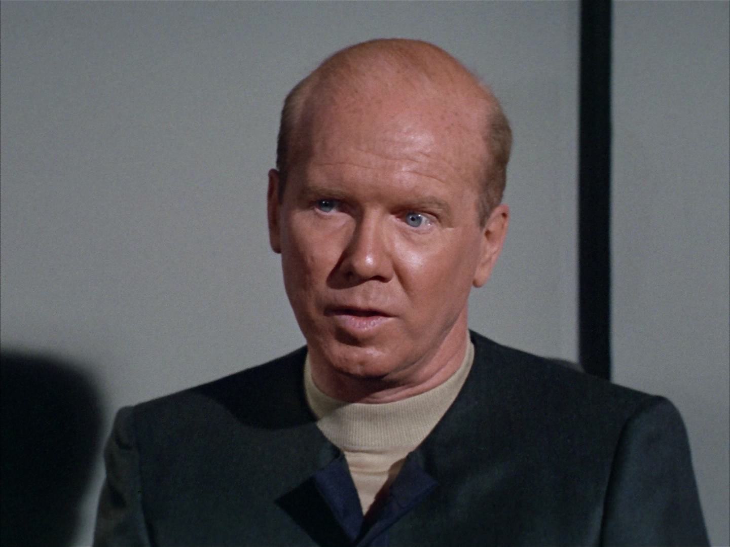 ariane179254_StarTrek_2x14_WolfInTheFold_2688.jpg