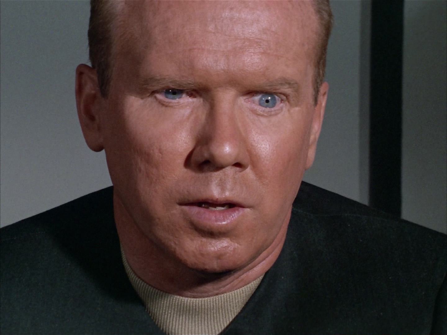 ariane179254_StarTrek_2x14_WolfInTheFold_2702.jpg