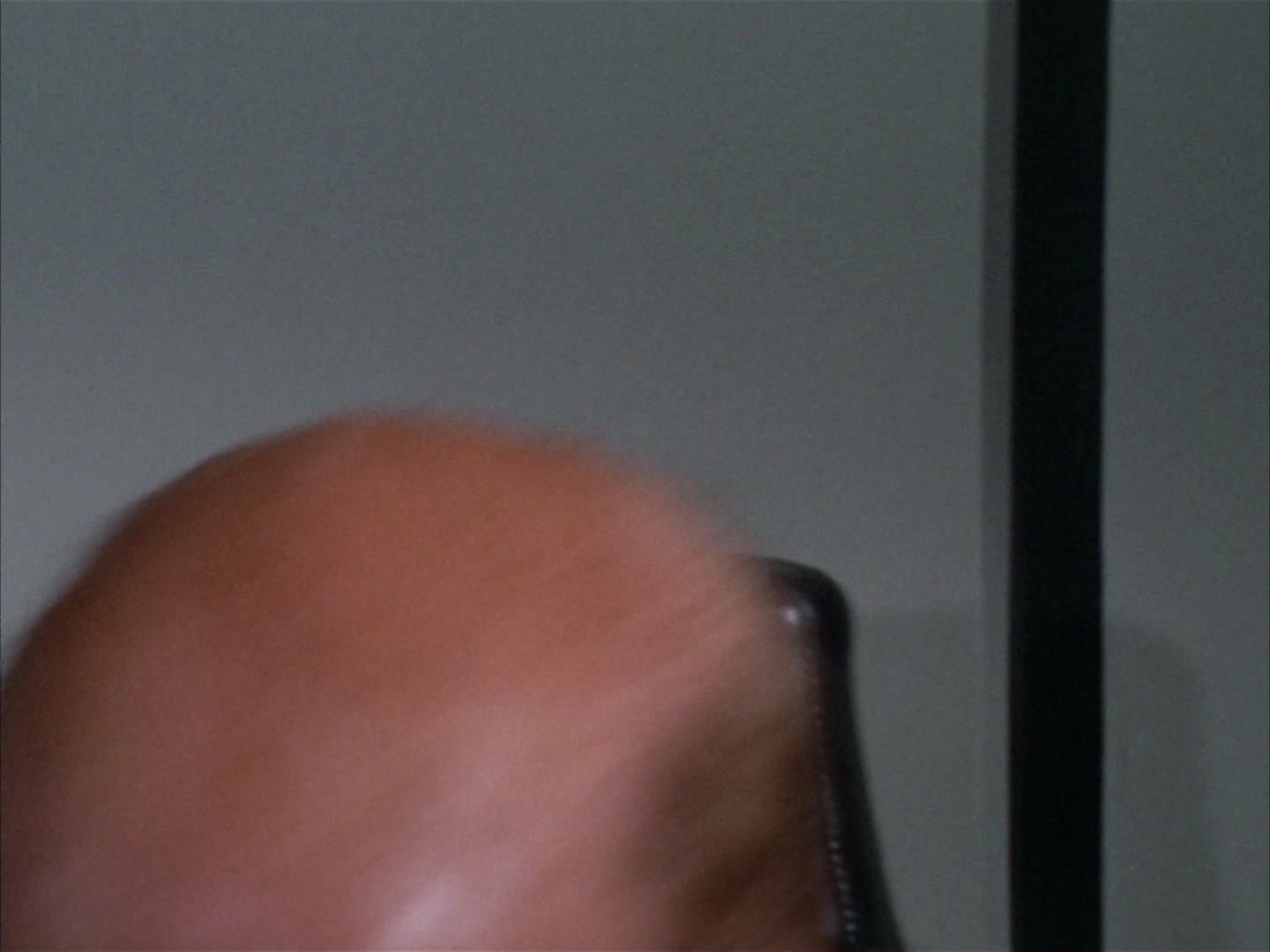 ariane179254_StarTrek_2x14_WolfInTheFold_2707.jpg