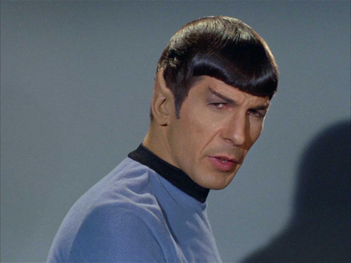 ariane179254_StarTrek_2x14_WolfInTheFold_2749.jpg