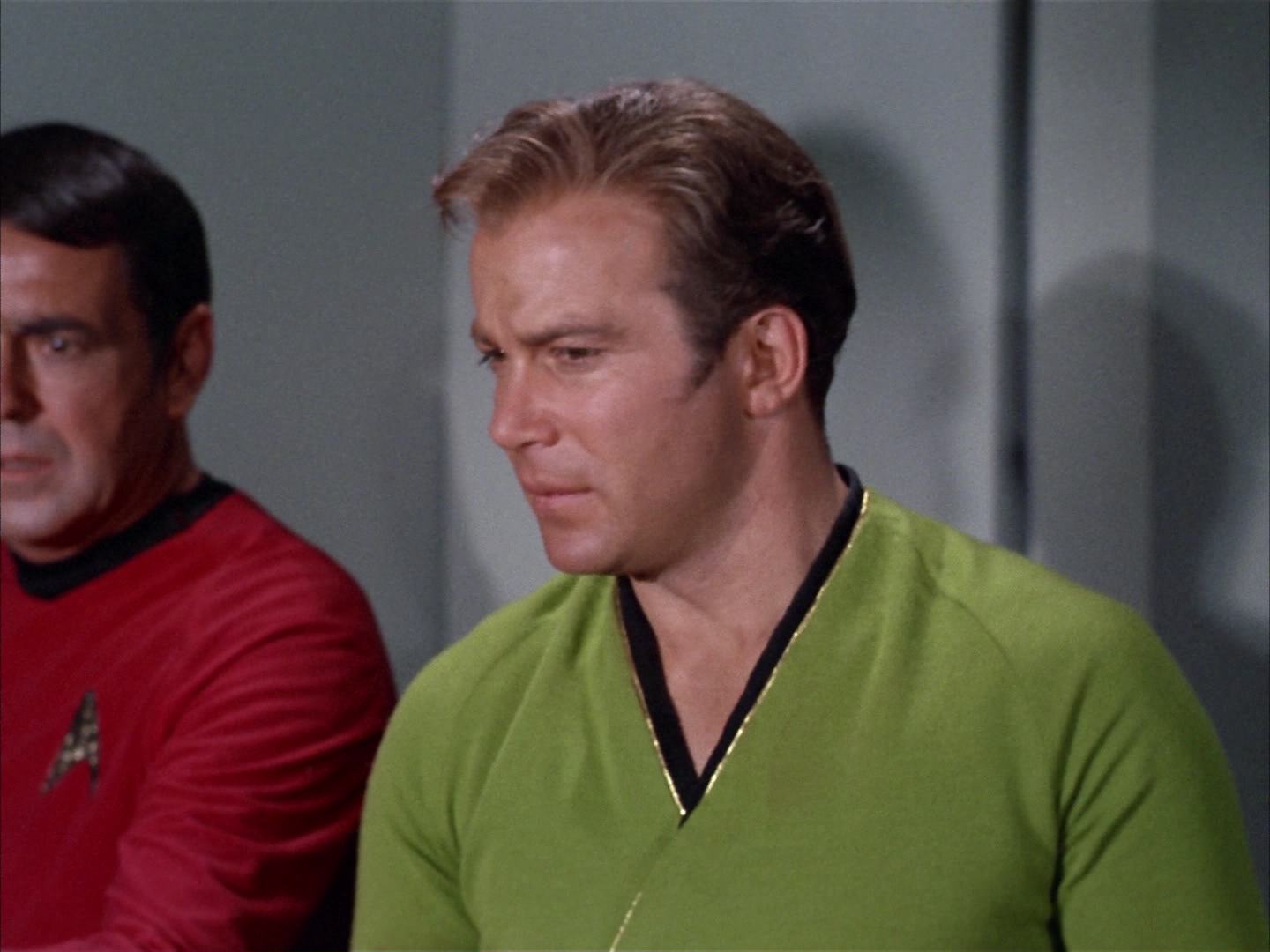 ariane179254_StarTrek_2x14_WolfInTheFold_2779.jpg