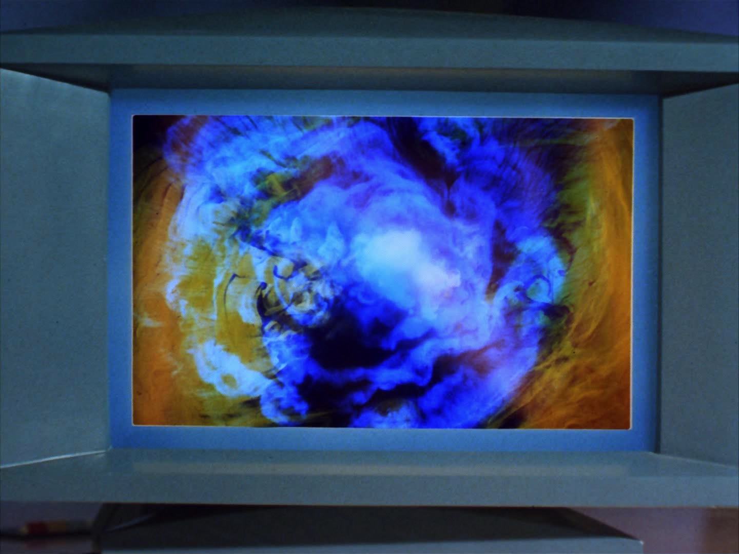 ariane179254_StarTrek_2x14_WolfInTheFold_2783.jpg