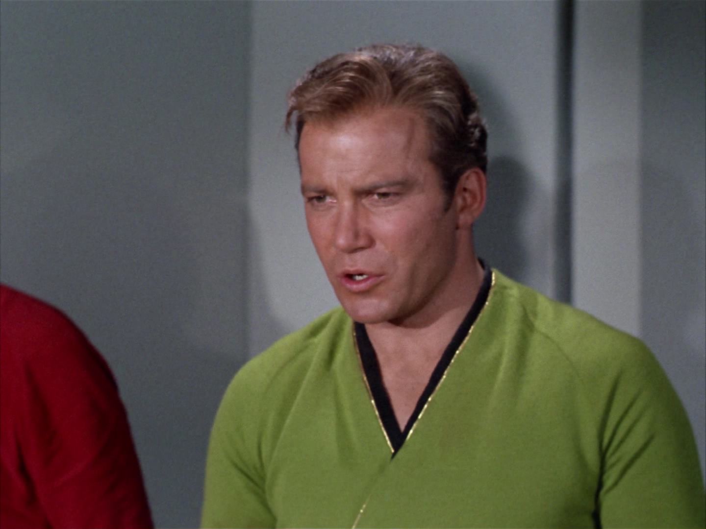ariane179254_StarTrek_2x14_WolfInTheFold_2791.jpg