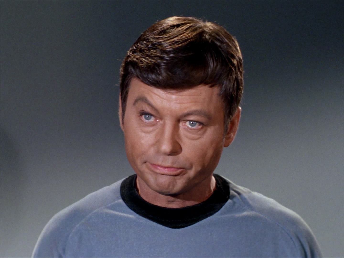 ariane179254_StarTrek_2x14_WolfInTheFold_2826.jpg
