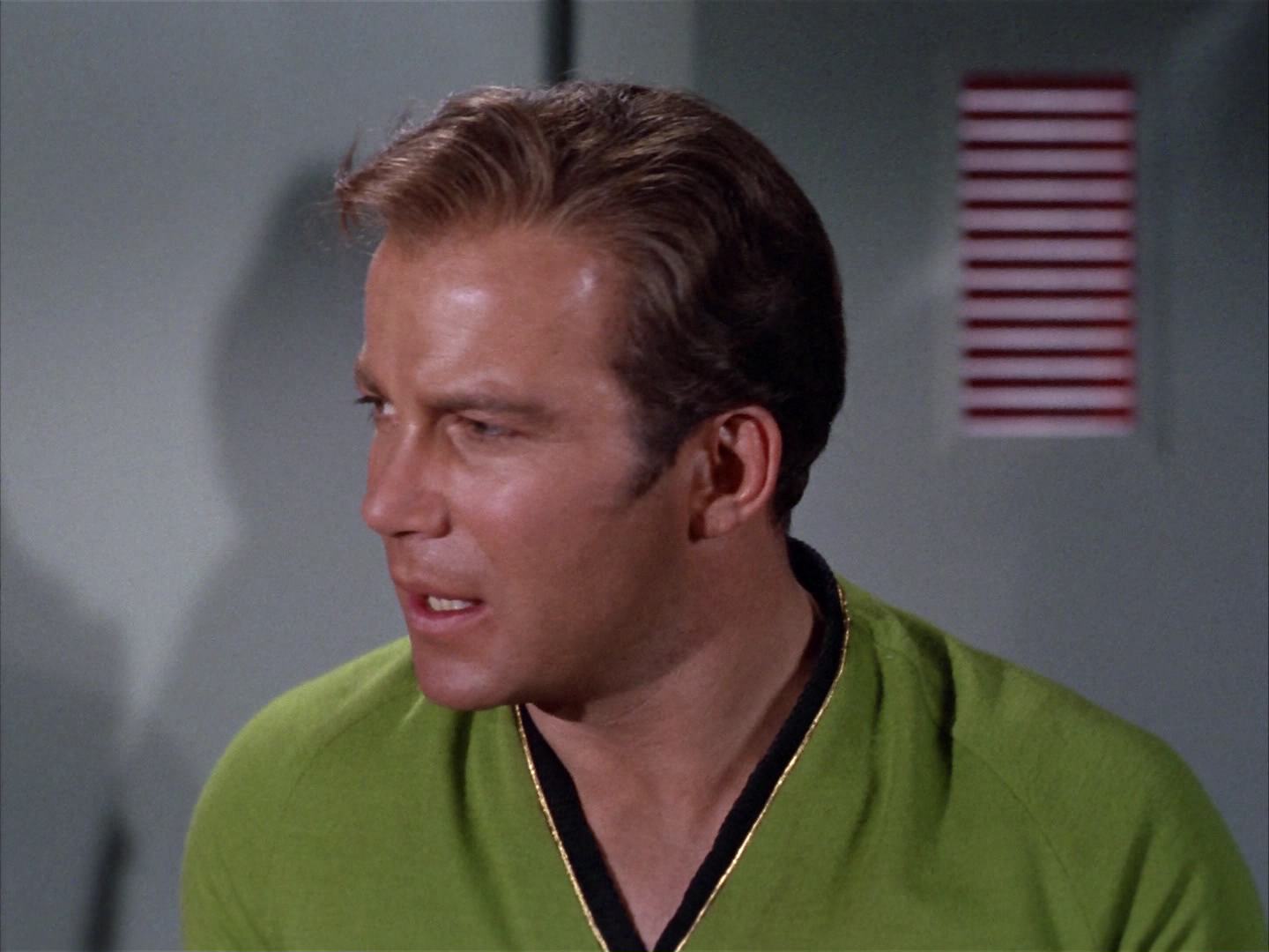 ariane179254_StarTrek_2x14_WolfInTheFold_2836.jpg