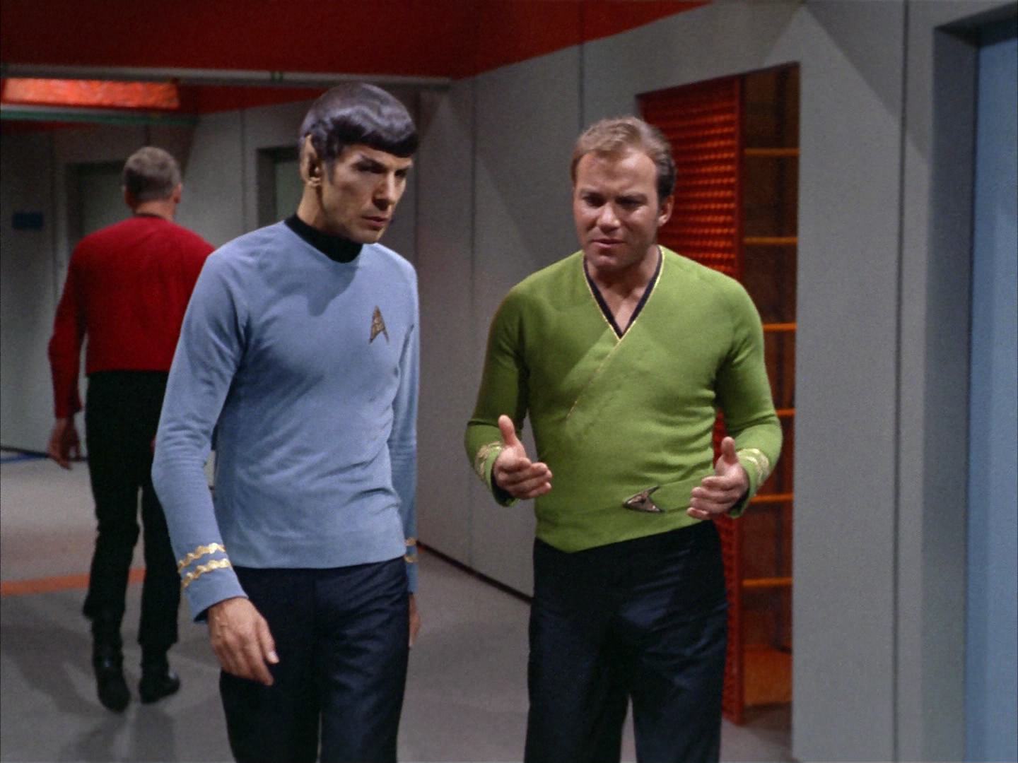 ariane179254_StarTrek_2x14_WolfInTheFold_2852.jpg