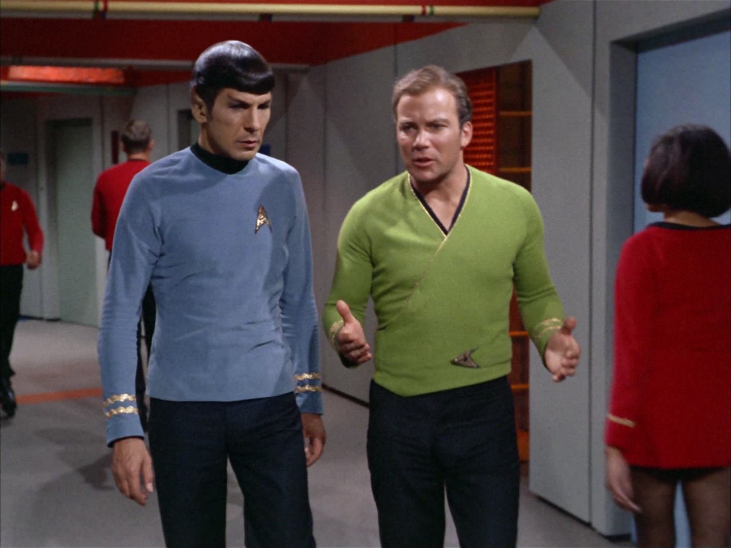 ariane179254_StarTrek_2x14_WolfInTheFold_2853.jpg