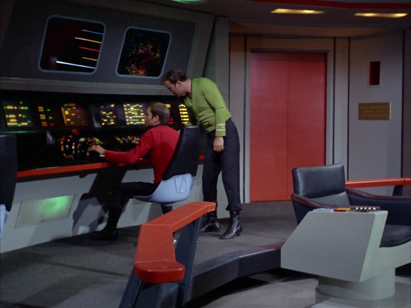 ariane179254_StarTrek_2x14_WolfInTheFold_2965.jpg