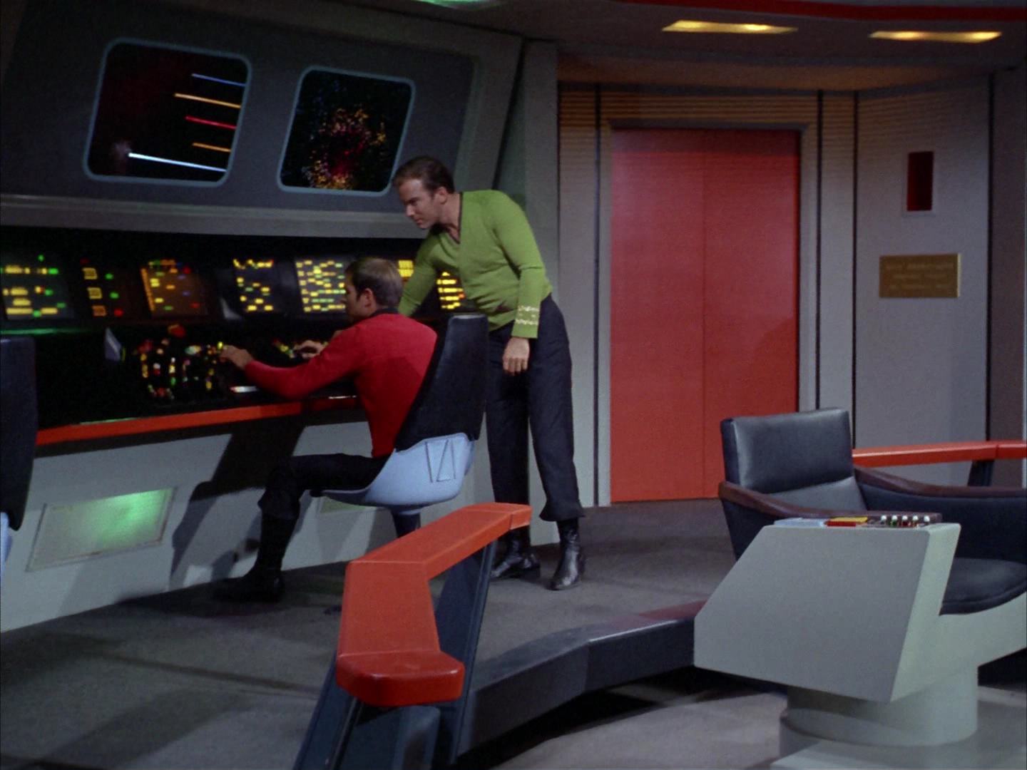 ariane179254_StarTrek_2x14_WolfInTheFold_2971.jpg