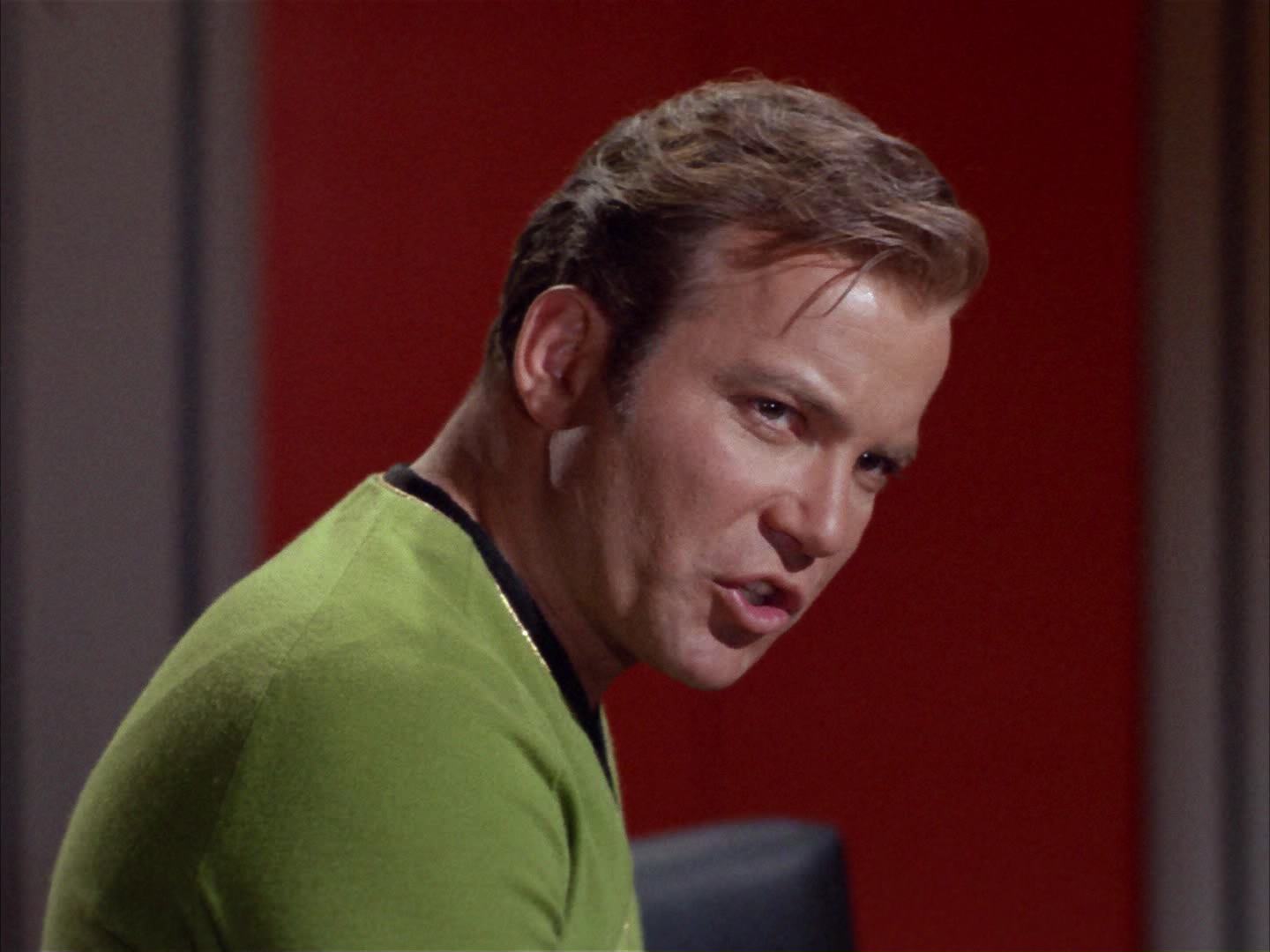 ariane179254_StarTrek_2x14_WolfInTheFold_2992.jpg