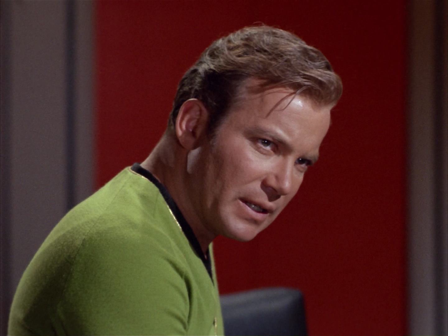 ariane179254_StarTrek_2x14_WolfInTheFold_2994.jpg