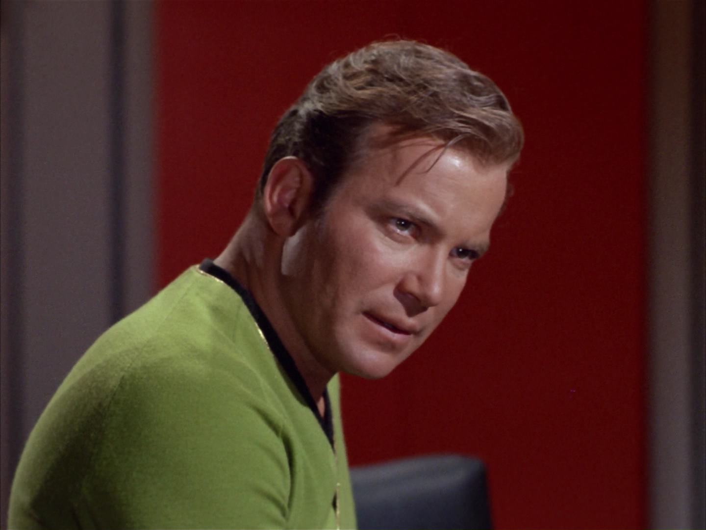 ariane179254_StarTrek_2x14_WolfInTheFold_2997.jpg