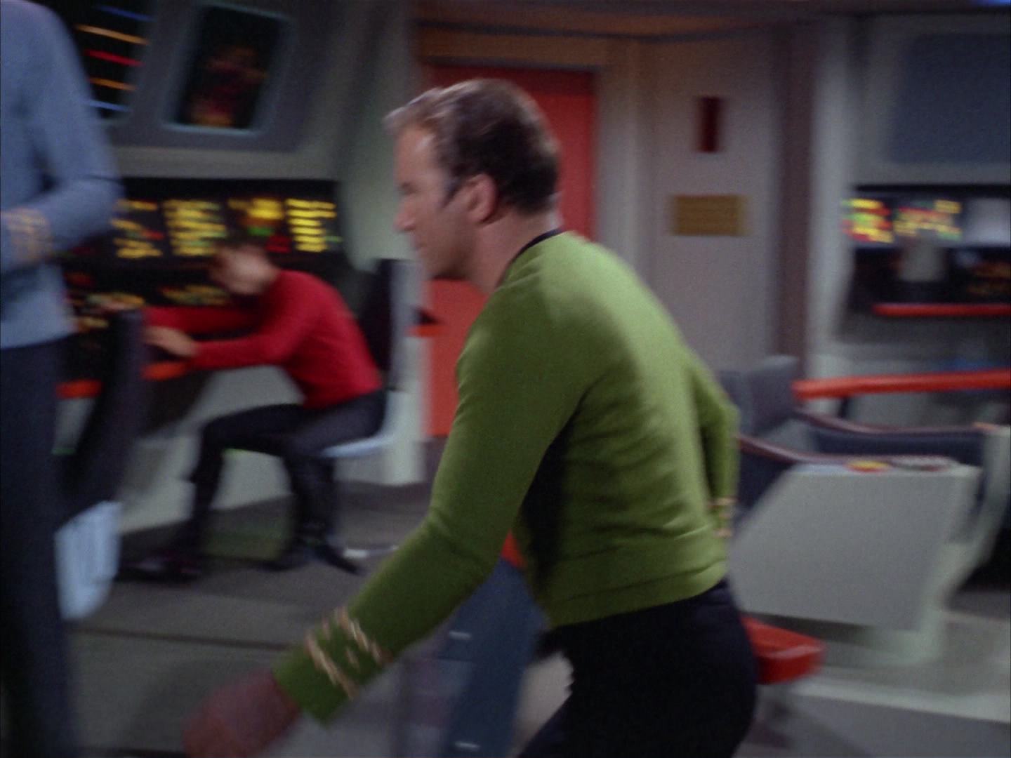 ariane179254_StarTrek_2x14_WolfInTheFold_3060.jpg