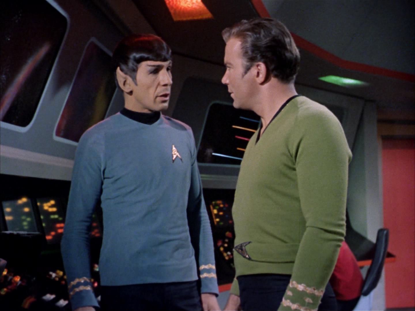 ariane179254_StarTrek_2x14_WolfInTheFold_3090.jpg