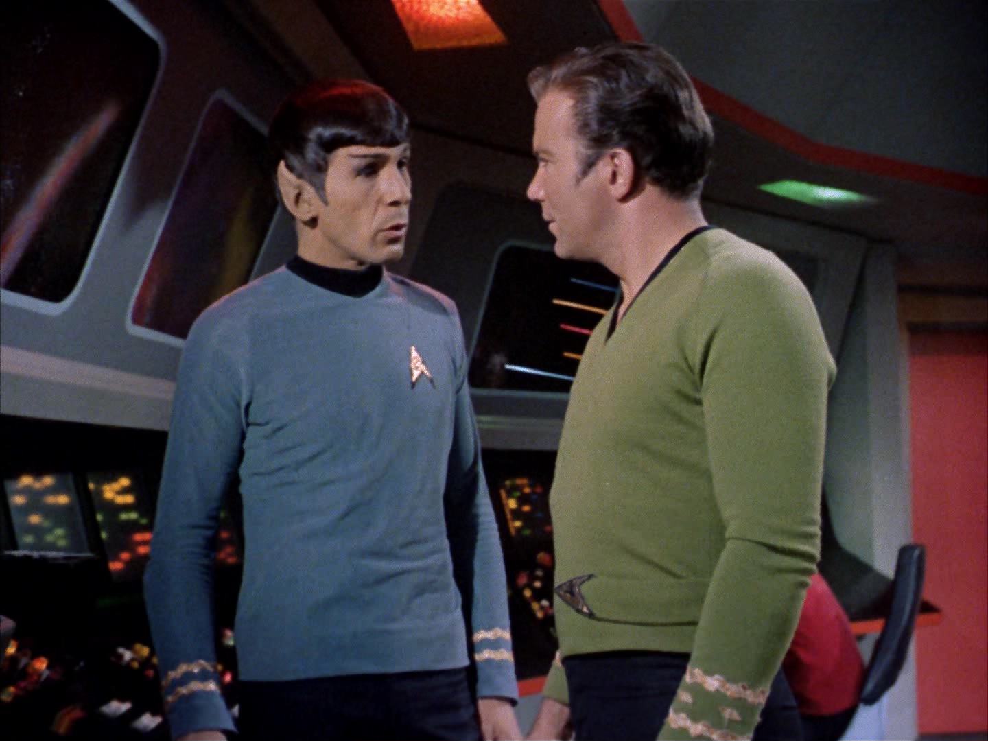 ariane179254_StarTrek_2x14_WolfInTheFold_3091.jpg