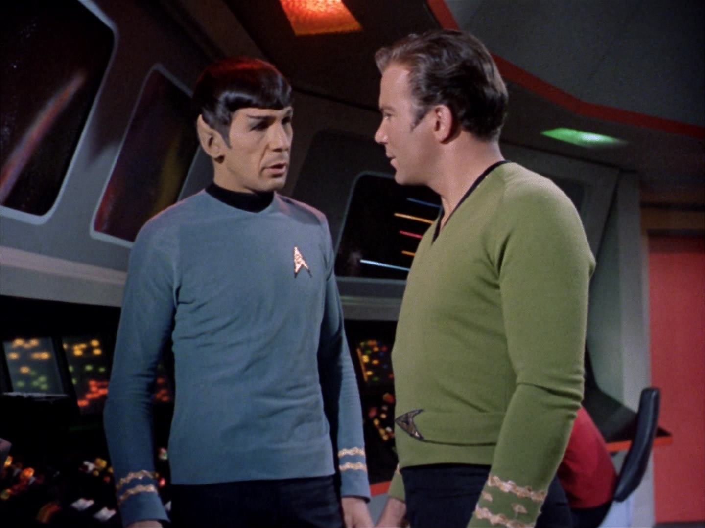 ariane179254_StarTrek_2x14_WolfInTheFold_3092.jpg