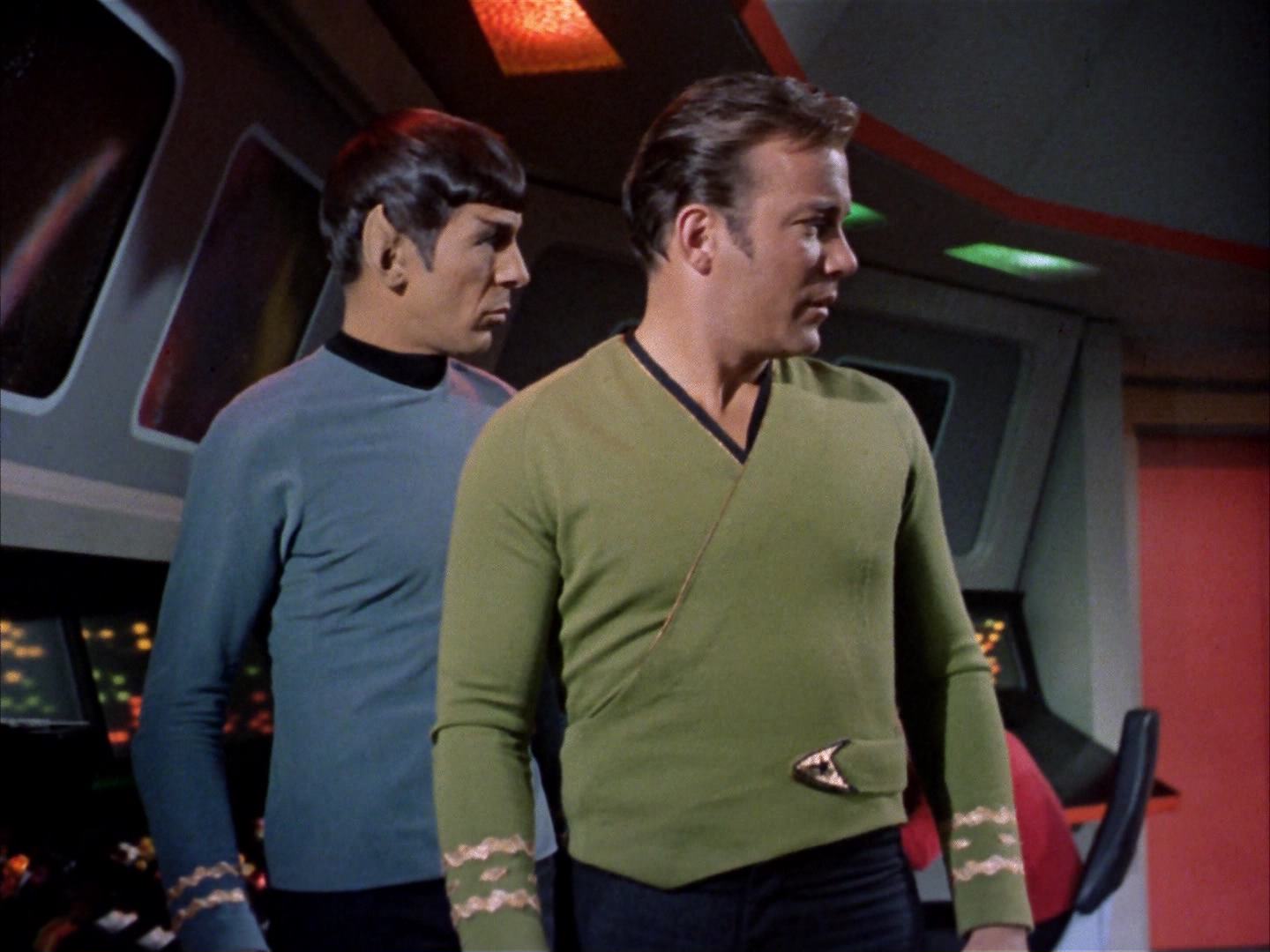 ariane179254_StarTrek_2x14_WolfInTheFold_3097.jpg