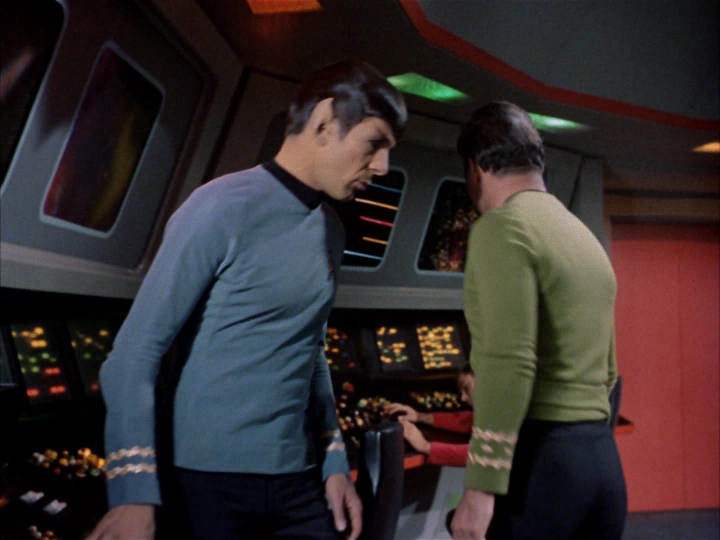 ariane179254_StarTrek_2x14_WolfInTheFold_3100.jpg