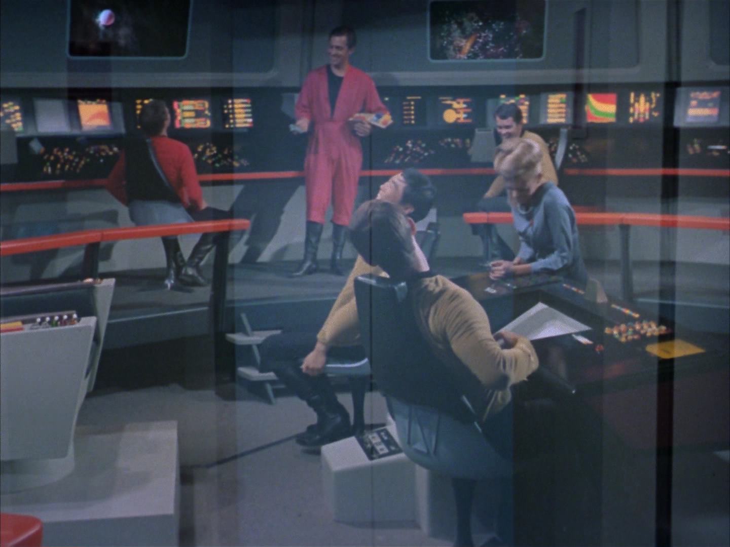 ariane179254_StarTrek_2x14_WolfInTheFold_3108.jpg