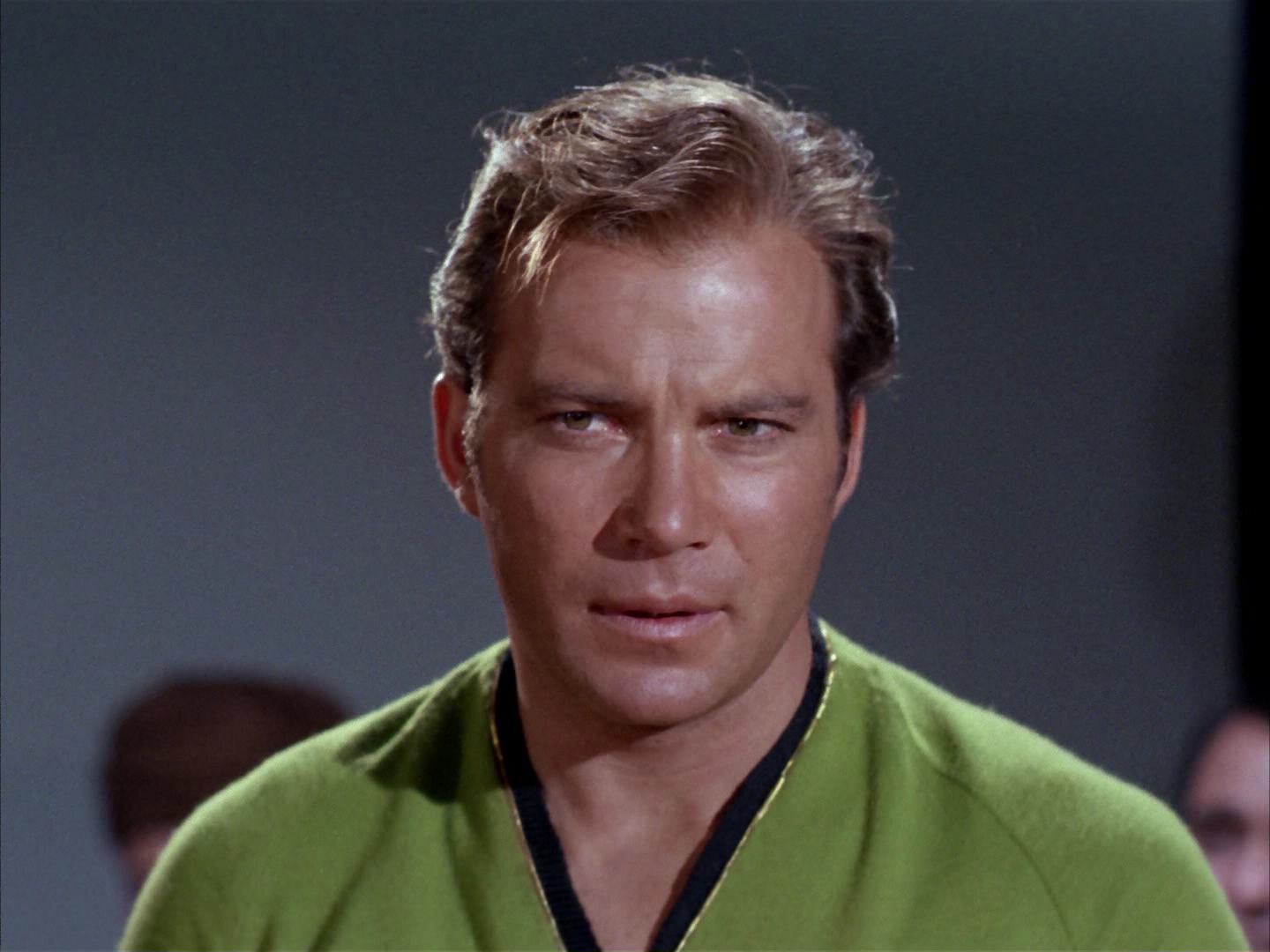 ariane179254_StarTrek_2x14_WolfInTheFold_3145.jpg