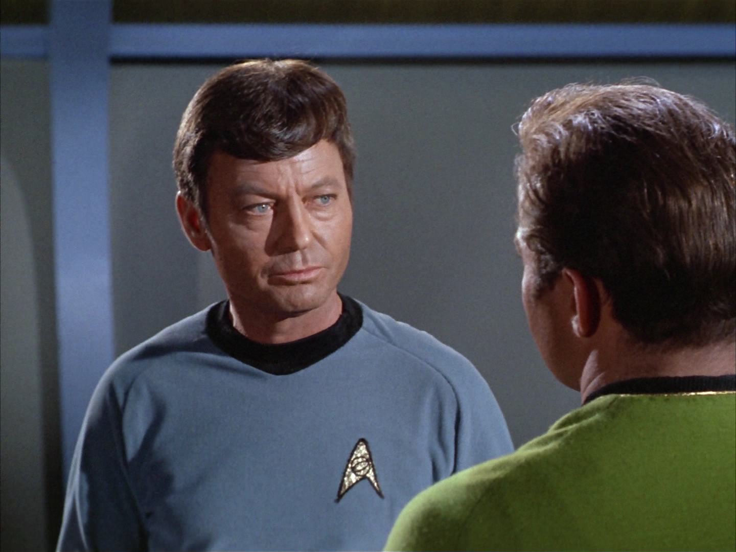 ariane179254_StarTrek_2x14_WolfInTheFold_3163.jpg