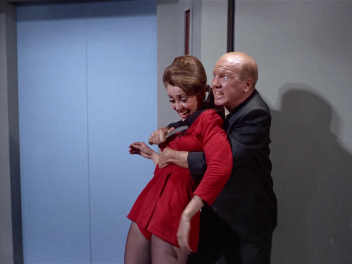ariane179254_StarTrek_2x14_WolfInTheFold_3198.jpg