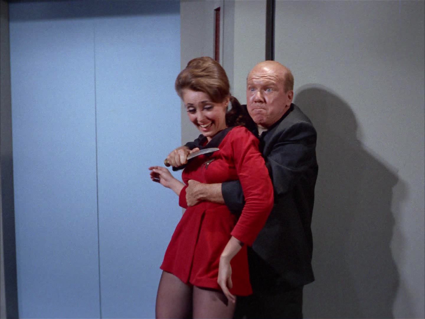 ariane179254_StarTrek_2x14_WolfInTheFold_3199.jpg