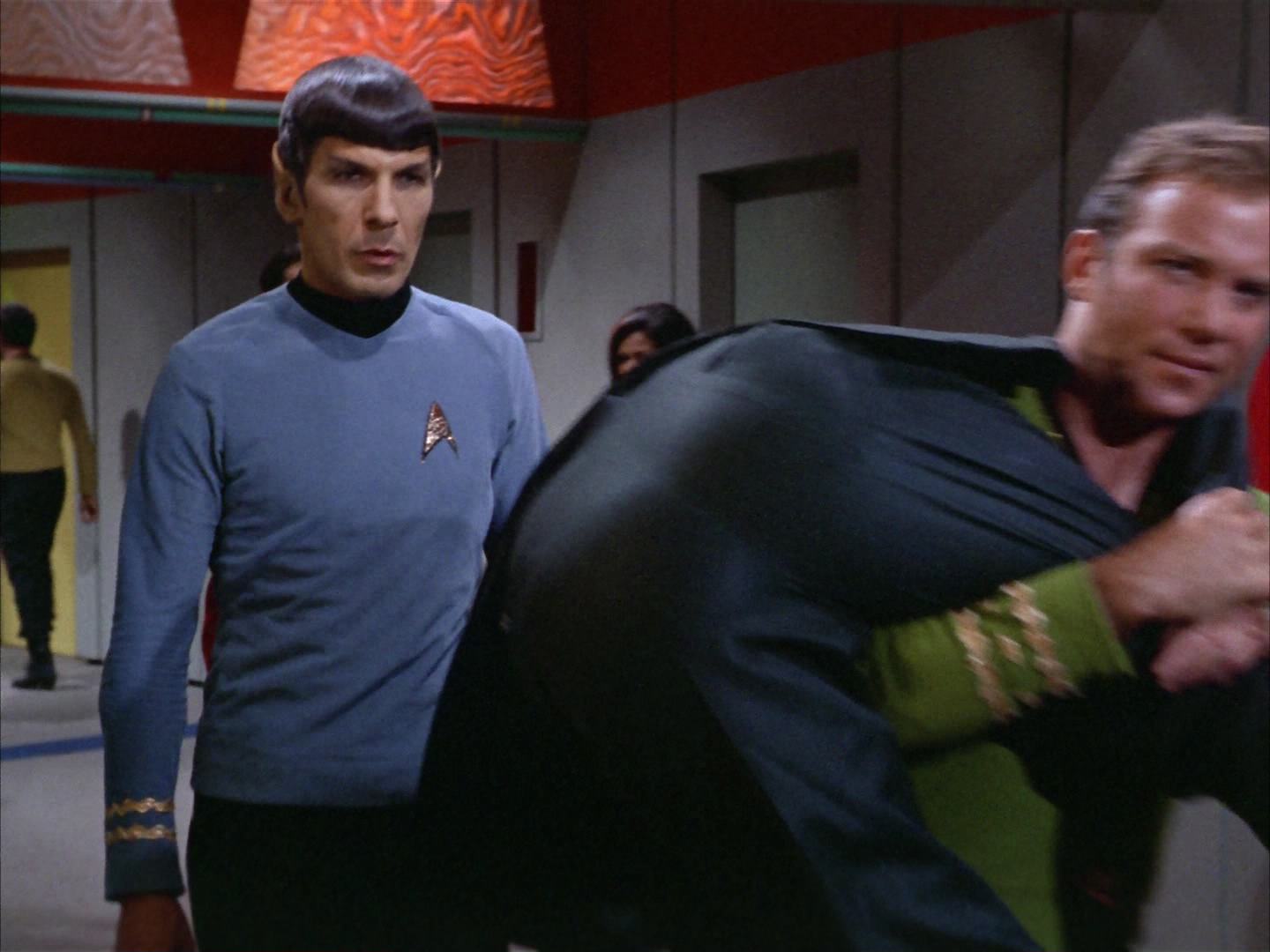 ariane179254_StarTrek_2x14_WolfInTheFold_3233.jpg