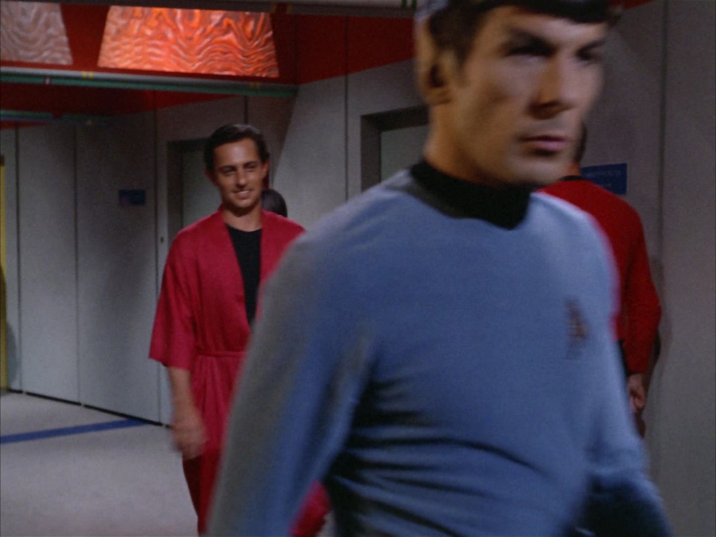 ariane179254_StarTrek_2x14_WolfInTheFold_3234.jpg