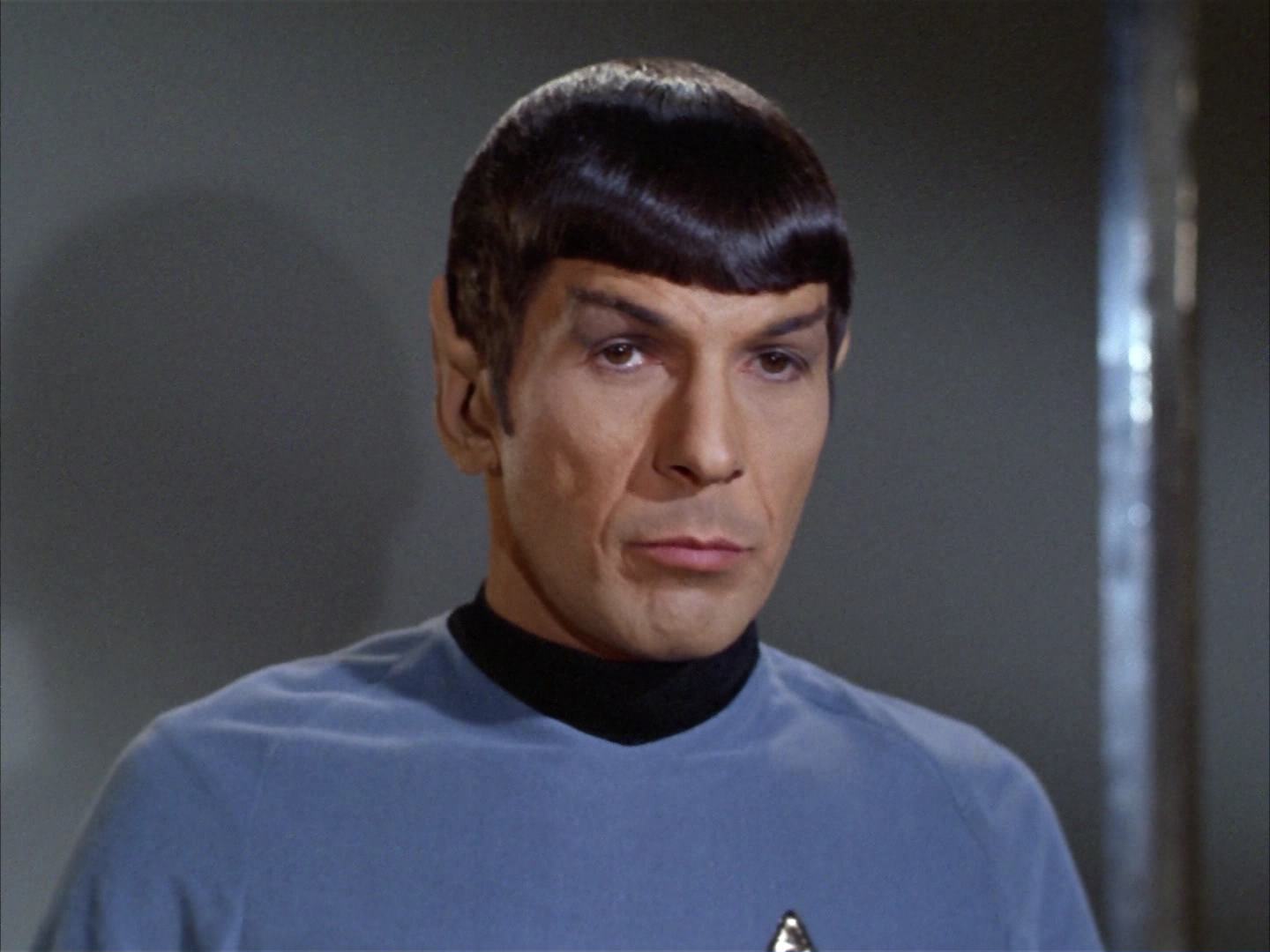 ariane179254_StarTrek_2x14_WolfInTheFold_3271.jpg