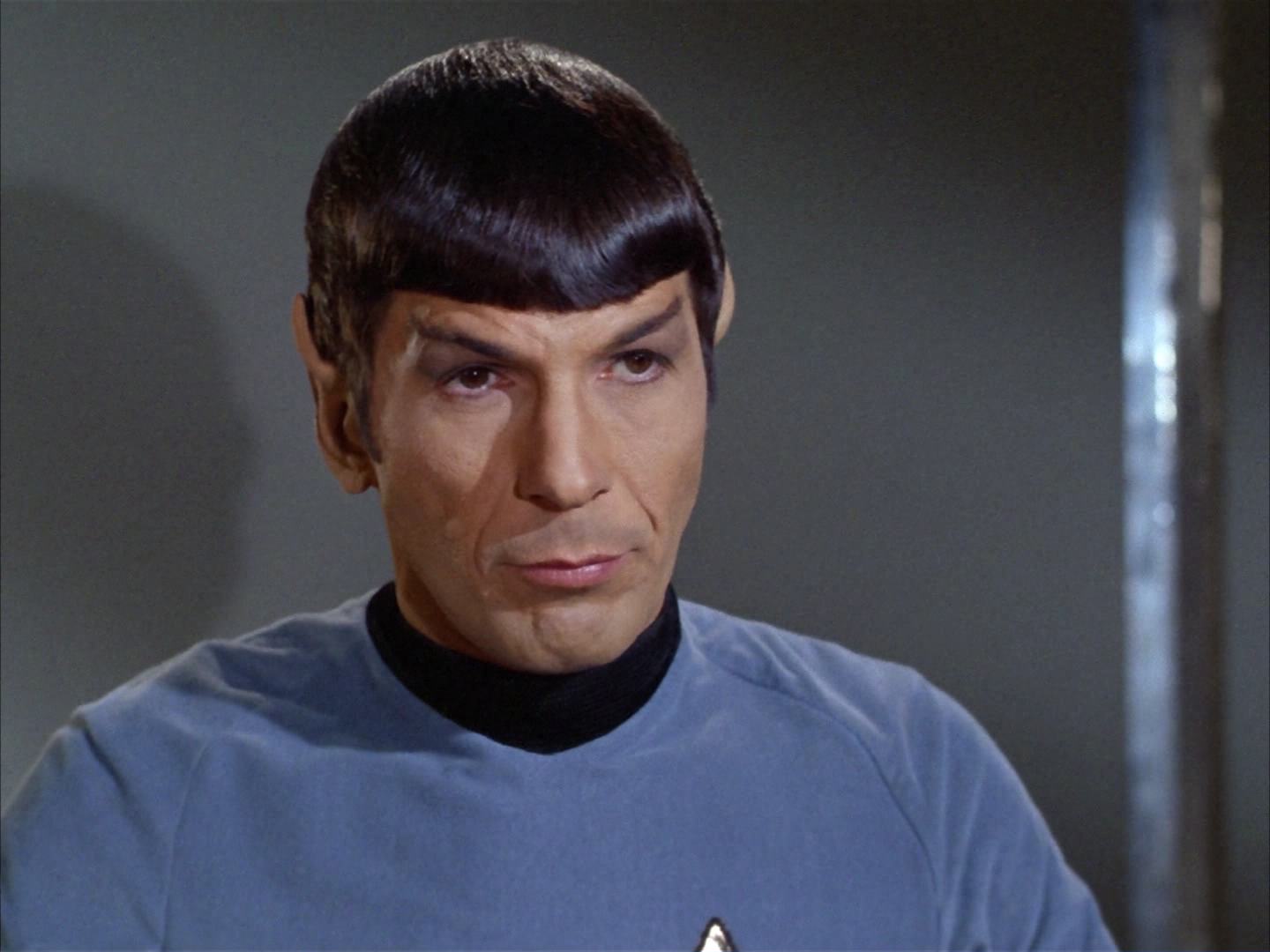 ariane179254_StarTrek_2x14_WolfInTheFold_3272.jpg
