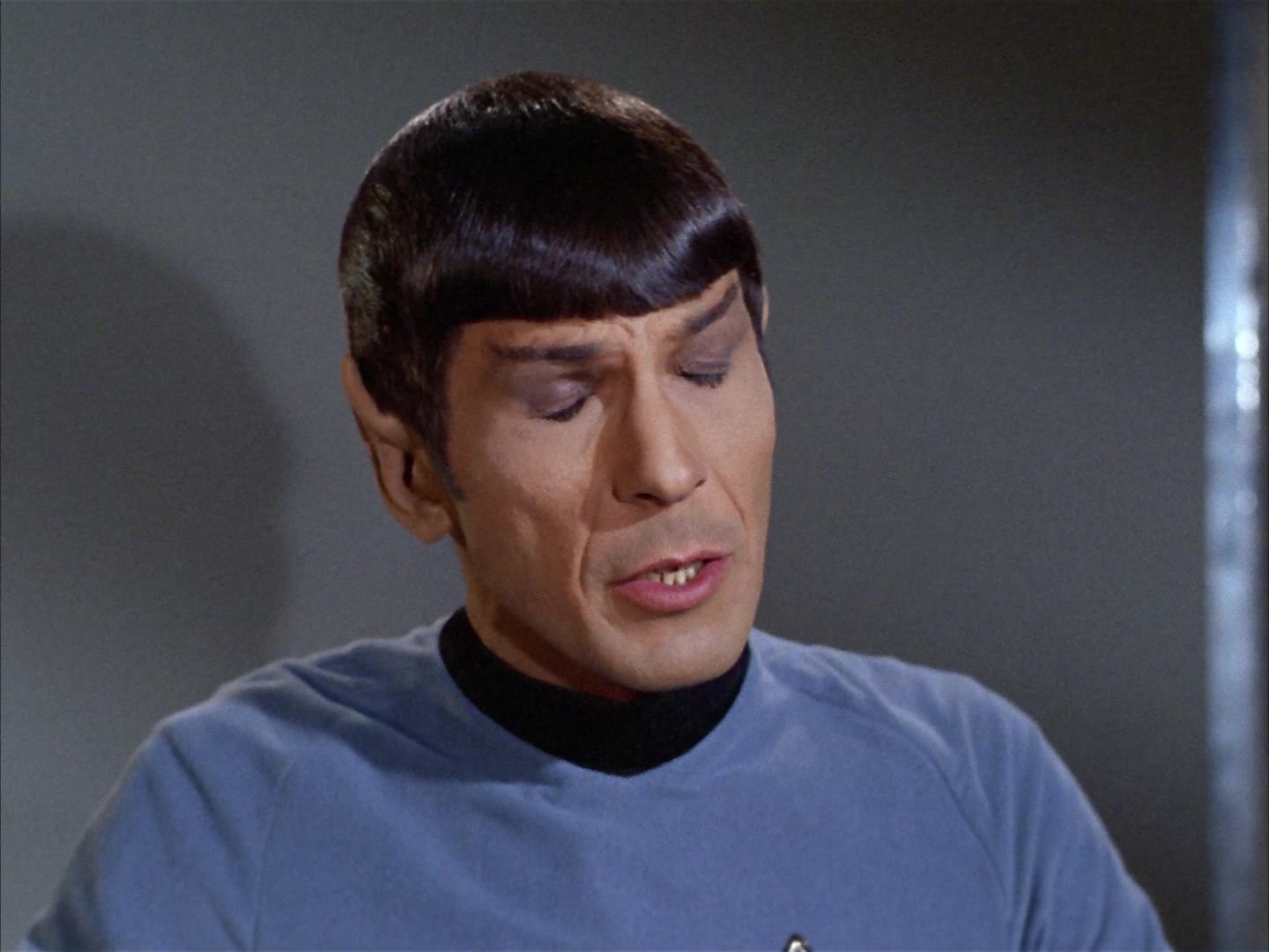 ariane179254_StarTrek_2x14_WolfInTheFold_3290.jpg