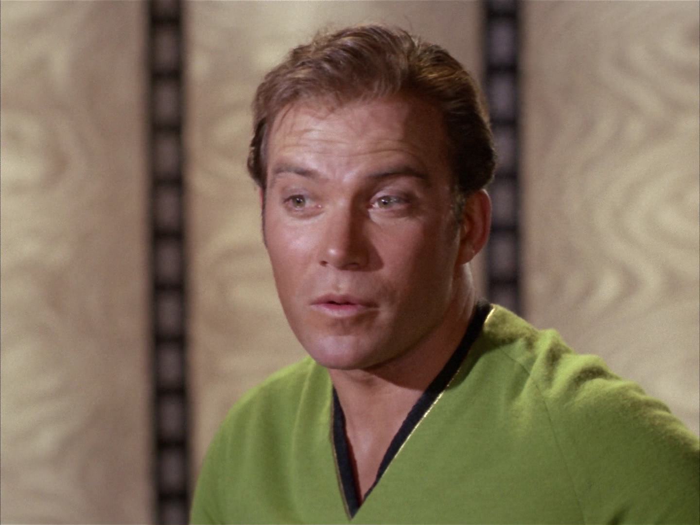 ariane179254_StarTrek_2x14_WolfInTheFold_3327.jpg