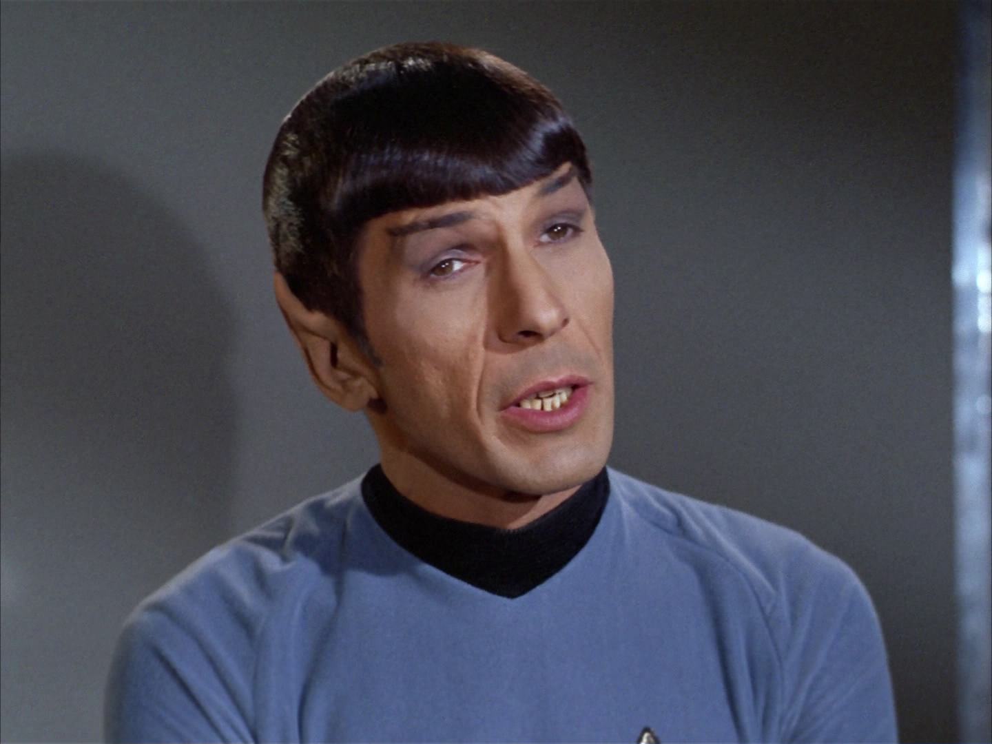 ariane179254_StarTrek_2x14_WolfInTheFold_3331.jpg