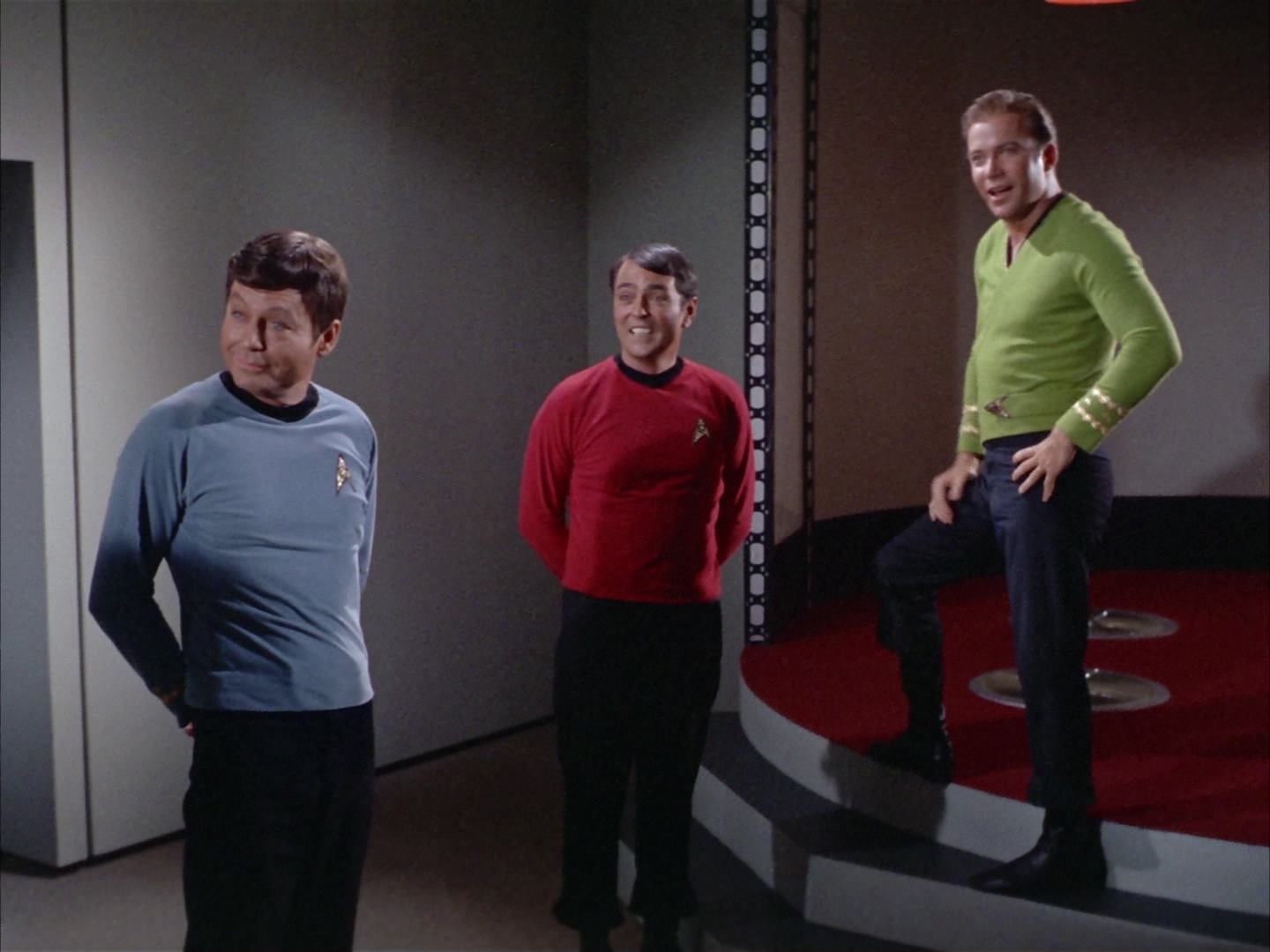 ariane179254_StarTrek_2x14_WolfInTheFold_3335.jpg
