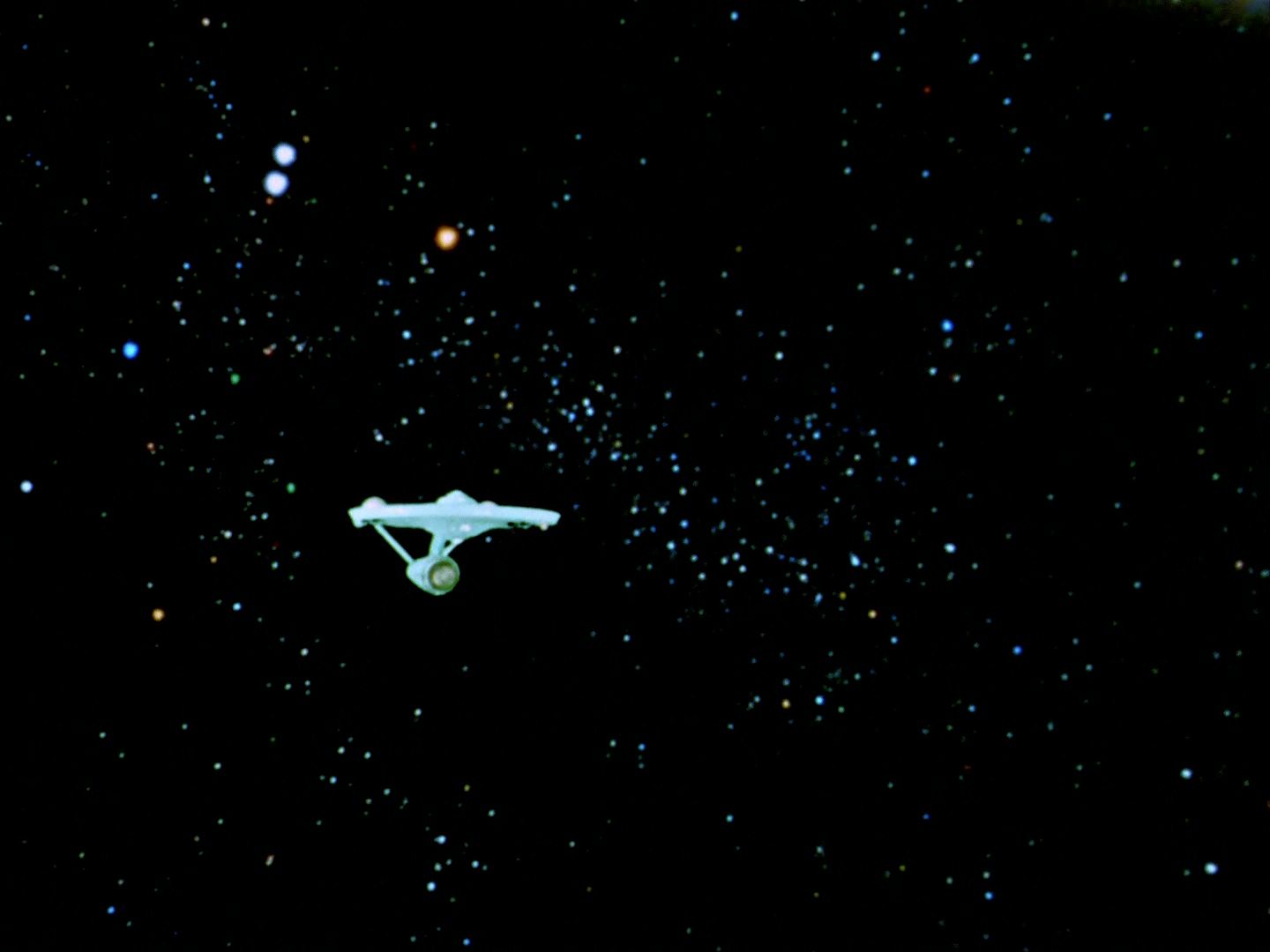 ariane179254_StarTrek_2x15_TheTroubleWithTribbles_0005.jpg