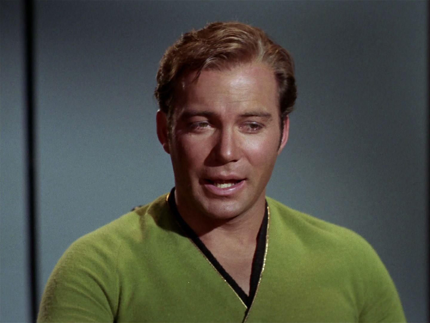 ariane179254_StarTrek_2x15_TheTroubleWithTribbles_0040.jpg