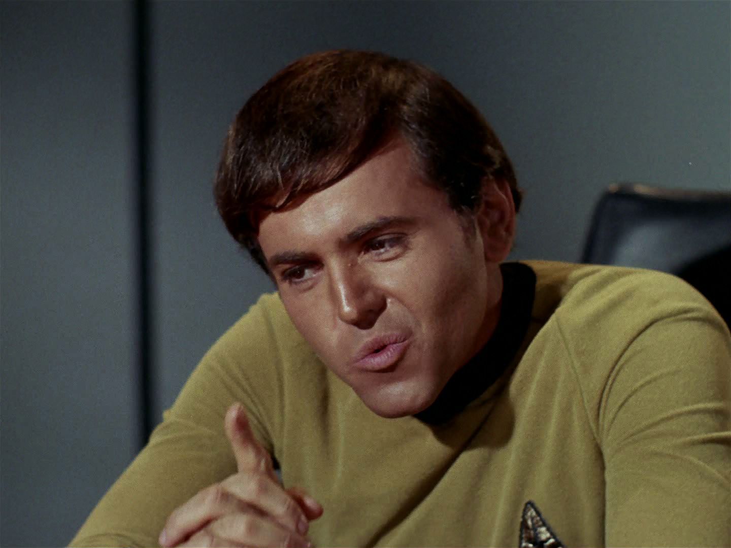 ariane179254_StarTrek_2x15_TheTroubleWithTribbles_0051.jpg